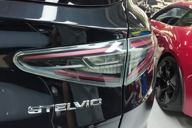 Used Alfa Romeo Stelvio 2024 2.0T 280HP Dragon Edition Limited Edition Right Rear Taillight
