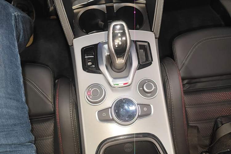 Used Alfa Romeo Stelvio 2024 2.0T 280HP Tributo Italiano Legend Tribute Edition Gear Lever