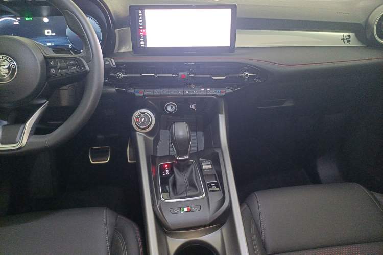 Used Alfa Romeo Tonale 2024 2.0T 268HP AWD Tributo Italiano Legend Tribute Edition Audio And AC Panel