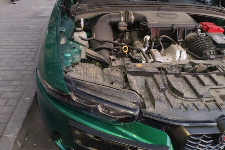 Used Alfa Romeo Tonale 2023 2.0T 268HP AWD Veloce Track Edition Engine Bay Right