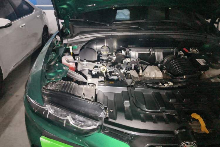 Used Alfa Romeo Tonale 2023 2.0T 268HP AWD Veloce Track Edition Engine Bay Right