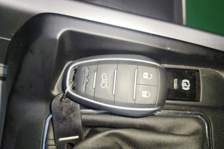 Used Alfa Romeo Tonale 2023 2.0T 268HP AWD Veloce Track Edition Vehicle Key