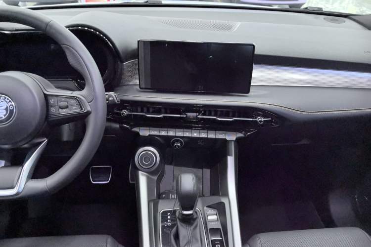 Used Alfa Romeo Tonale 2023 2.0T 268HP AWD Veloce Track Edition Audio And AC Panel