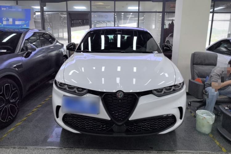 Used Alfa Romeo Tonale 2023 2.0T 268HP AWD Veloce Track Edition Front