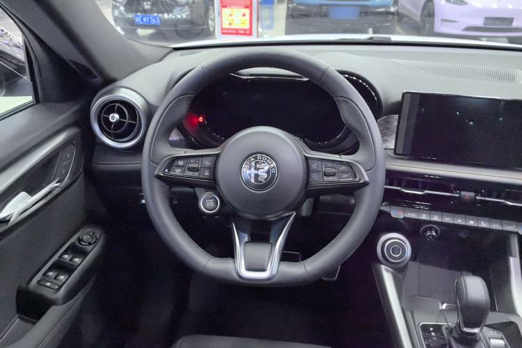 Used Alfa Romeo Tonale 2023 2.0T 268HP AWD Veloce Track Edition Steering Wheel
