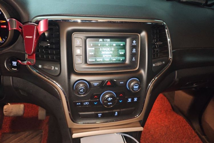 Used Alpina B4  Audio And AC Panel