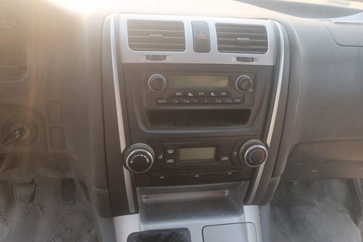 Used Alpina B4  Audio And AC Panel