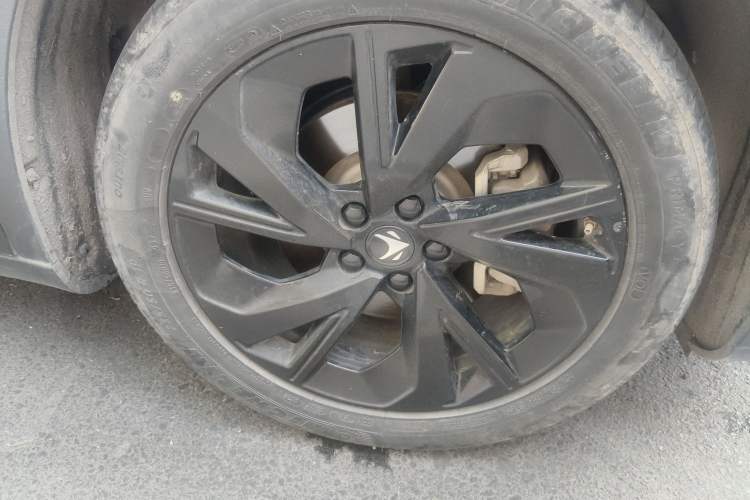 Used ARCFOX Alpha S 2023 735E Forest Edition 160kW Right Front Wheel Hub