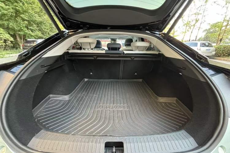 Used ARCFOX Alpha S 2021 708S+ 160kW Interior 9