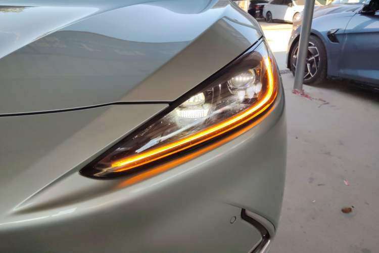 Used ARCFOX Alpha S 2021 708S+ 160kW Left Front Headlight