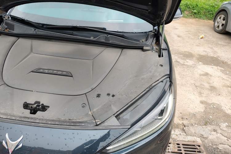 Used ARCFOX Alpha S 2021 708S+ 175kW Engine Bay Left