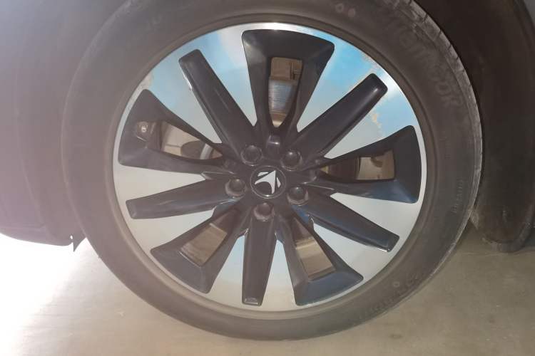 Used ARCFOX Alpha S 2021 708S+ 160kW Left Front Wheel Hub