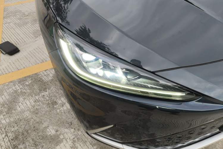 Used ARCFOX Alpha S 2021 708S+ 160kW Right Front Headlight