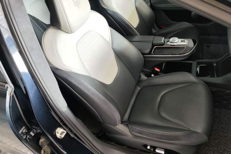 Used ARCFOX Alpha S 2021 708S+ 160kW Right Front Seat