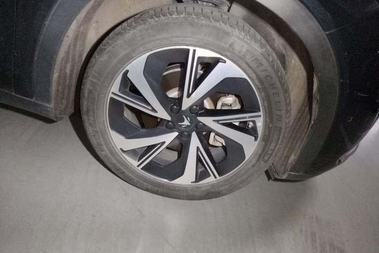 Used ARCFOX Alpha S 2021 708S+ 160kW Right Front Wheel Hub