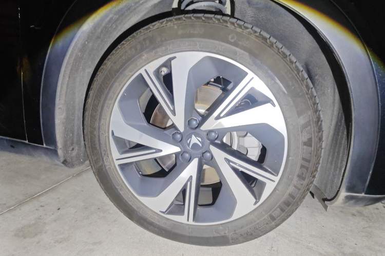 Used ARCFOX Alpha S 2021 708S+ 160kW Right Front Wheel Hub