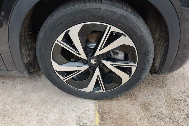 Used ARCFOX Alpha S 2021 708S+ 175kW Right Front Wheel Hub