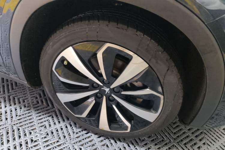 Used ARCFOX Alpha S 2021 603H Right Front Wheel Hub
