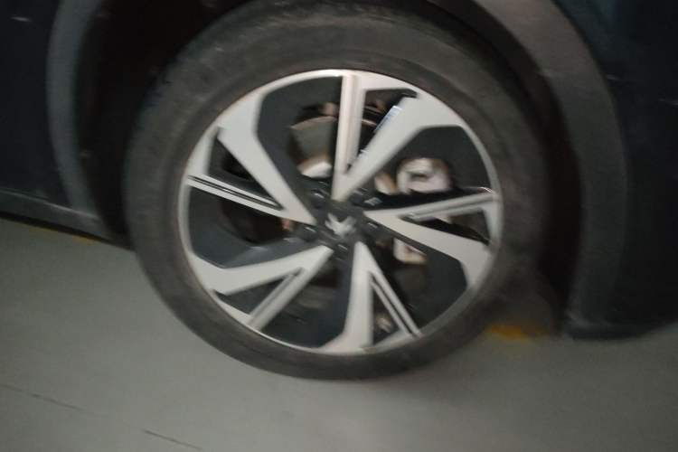 Used ARCFOX Alpha S 2021 708S+ 160kW Right Front Wheel Hub