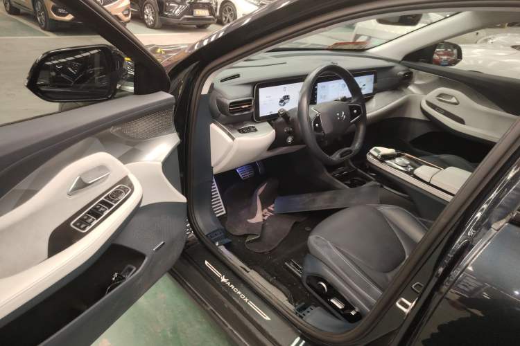 Used ARCFOX Alpha S 2021 708S+ 160kW Driver Seat