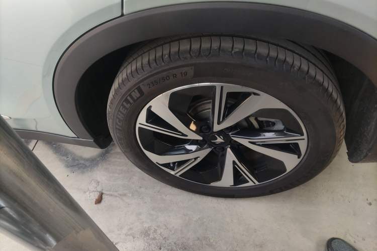 Used ARCFOX Alpha S 2021 708S+ 160kW Left Rear Wheel Hub