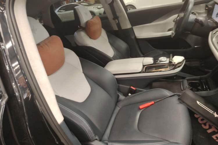 Used ARCFOX Alpha S 2021 708S+ 160kW Right Front Seat
