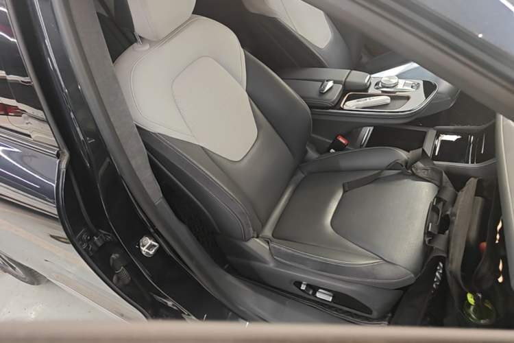 Used ARCFOX Alpha S 2021 708S+ 160kW Right Front Seat