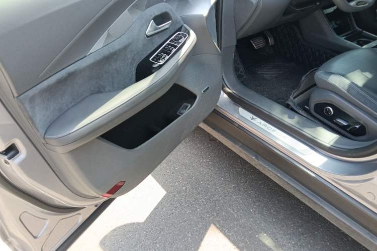 Used ARCFOX Alpha S 2021 708S+ 160kW Driver Seat