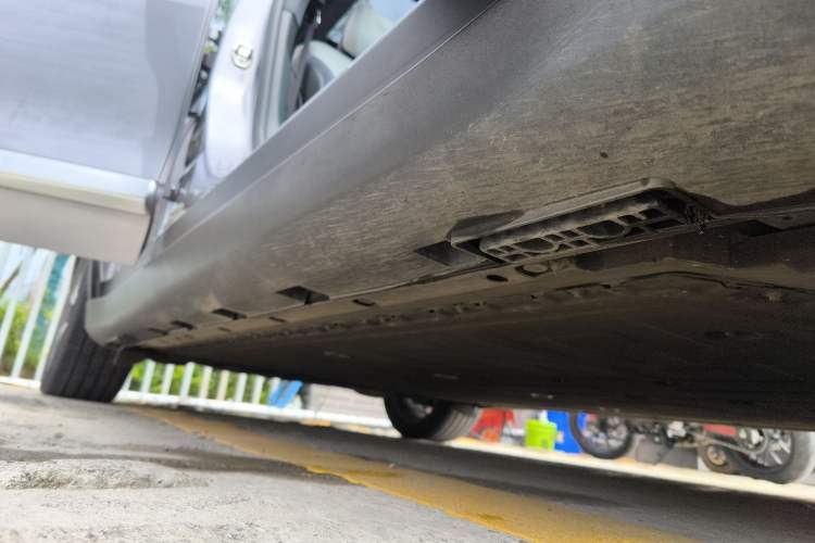 Used ARCFOX Alpha S 2021 708S+ 160kW Right Side Sill