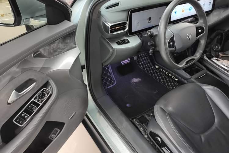 Used ARCFOX Alpha S 2021 708S+ 160kW Driver Seat