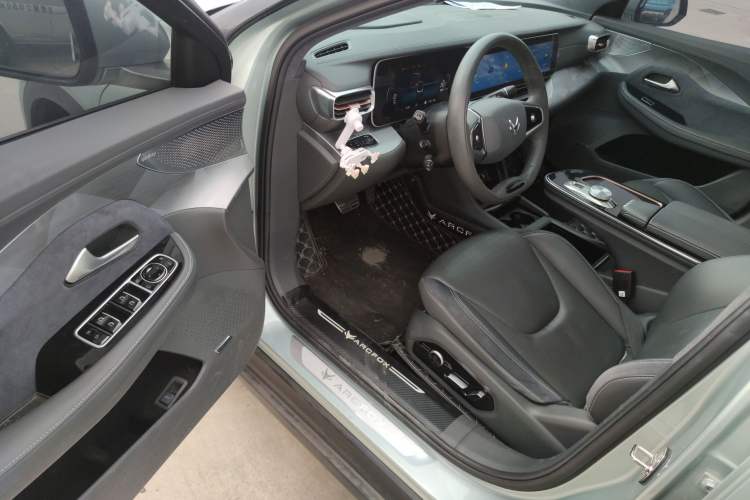 Used ARCFOX Alpha S 2021 708S+ 160kW Driver Seat