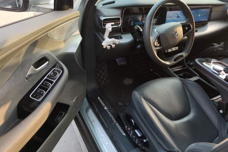 Used ARCFOX Alpha S 2021 708S+ 160kW Driver Seat