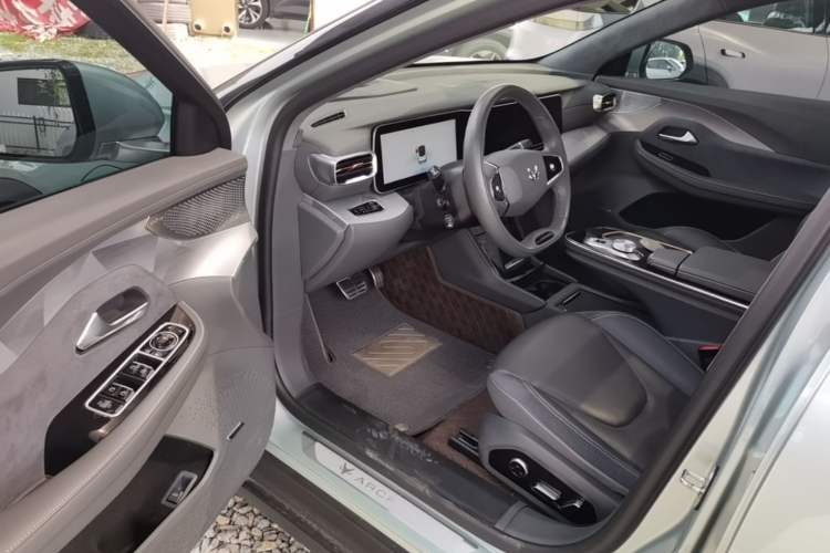 Used ARCFOX Alpha S 2021 708S+ 175kW Driver Seat