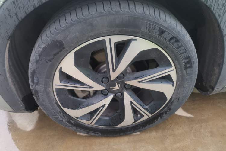 Used ARCFOX Alpha S 2021 708S+ 160kW Left Front Wheel Hub