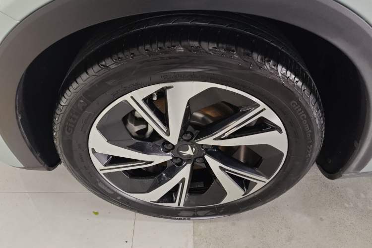 Used ARCFOX Alpha S 2021 708S+ 160kW Left Front Wheel Hub