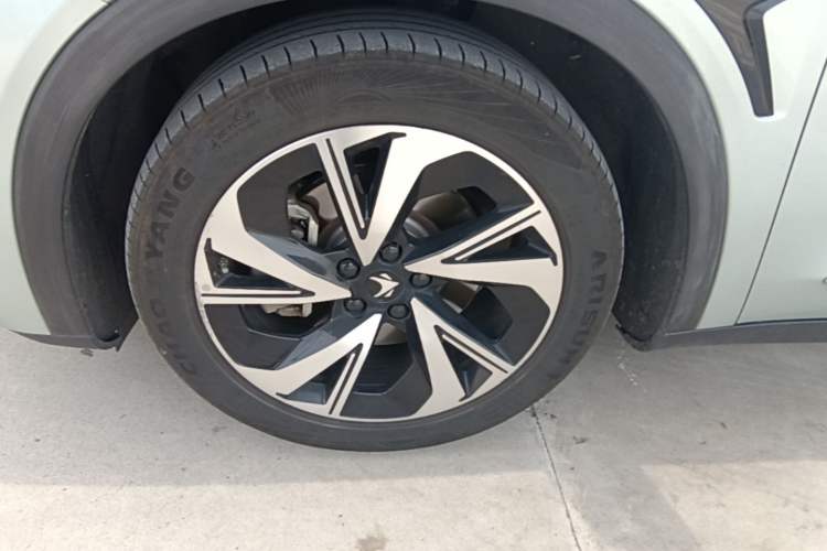 Used ARCFOX Alpha S 2021 708S+ 160kW Left Front Wheel Hub