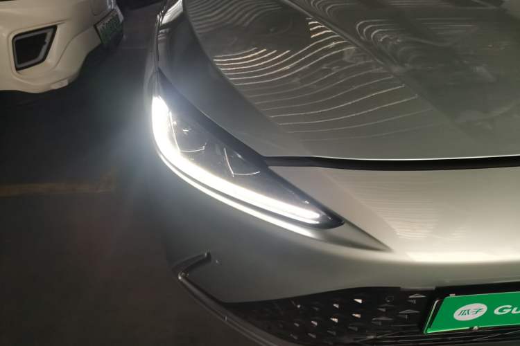 Used ARCFOX Alpha S 2021 708S+ 160kW Right Front Headlight