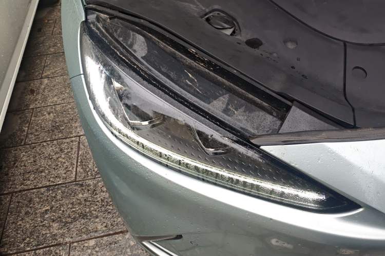 Used ARCFOX Alpha S 2021 708S+ 160kW Right Front Headlight