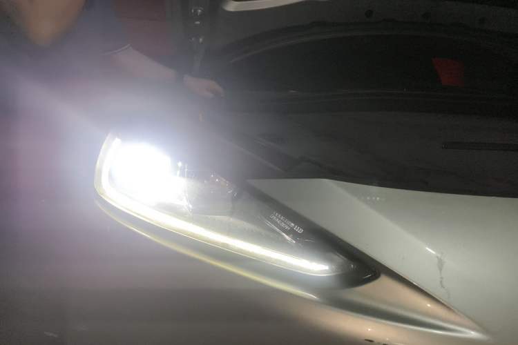 Used ARCFOX Alpha S 2021 708S+ 160kW Right Front Headlight