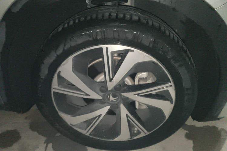 Used ARCFOX Alpha S 2021 708S+ 160kW Right Front Wheel Hub