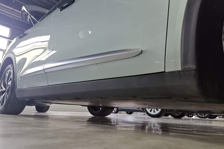 Used ARCFOX Alpha S 2021 708S+ 160kW Right Side Sill