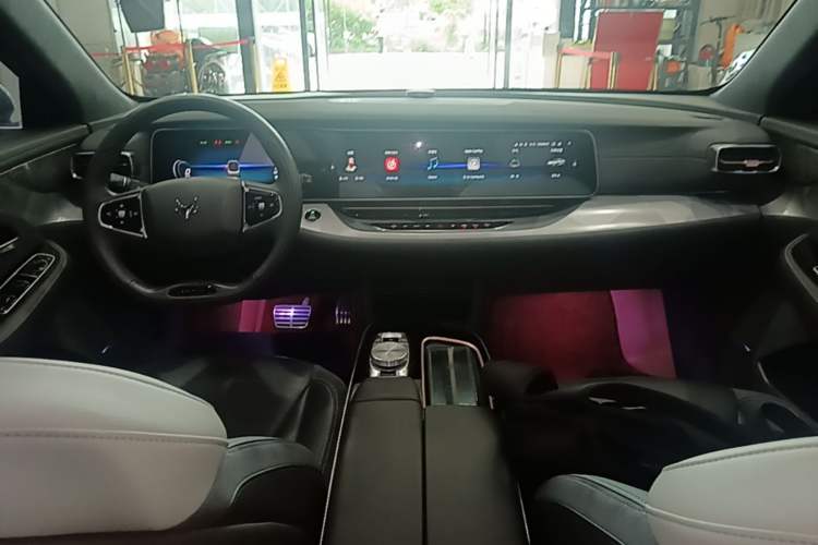 Used ARCFOX Alpha S 2021 708S+ 160kW Center Console
