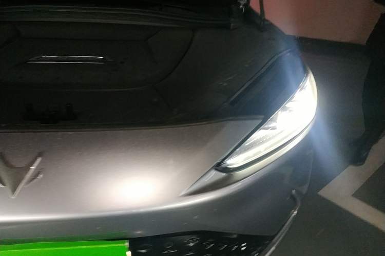 Used ARCFOX Alpha S 2021 708S+ 160kW Engine Bay Left