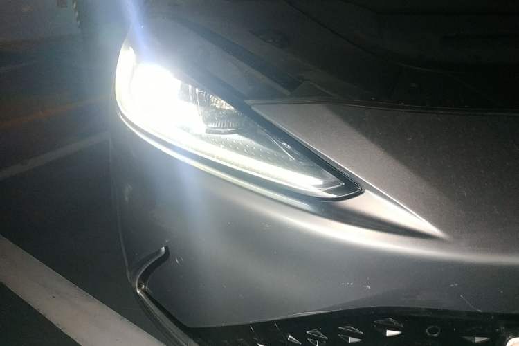 Used ARCFOX Alpha S 2021 708S+ 160kW Right Front Headlight