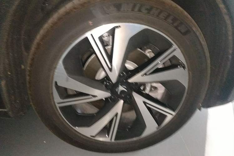 Used ARCFOX Alpha S 2021 708S+ 160kW Right Front Wheel Hub