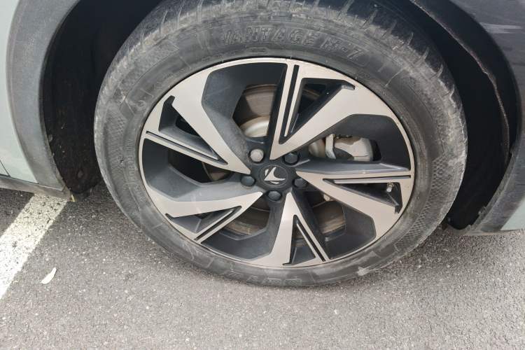 Used ARCFOX Alpha S 2021 708S+ 160kW Right Front Wheel Hub