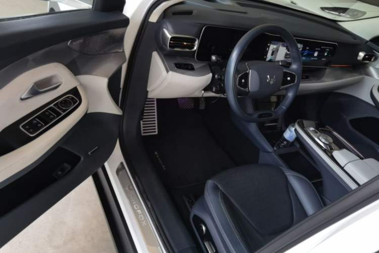 Used ARCFOX Alpha S 2021 708S+ 160kW Driver Seat