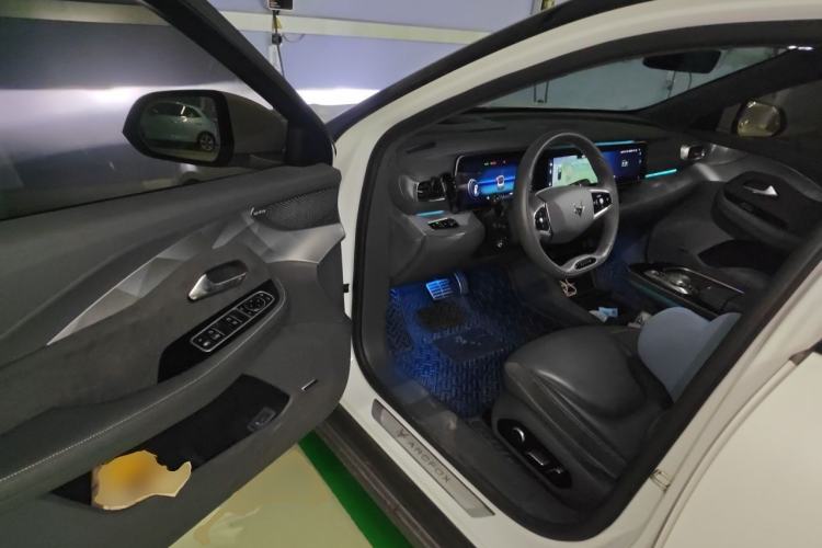 Used ARCFOX Alpha S 2021 708S+ 175kW Driver Seat