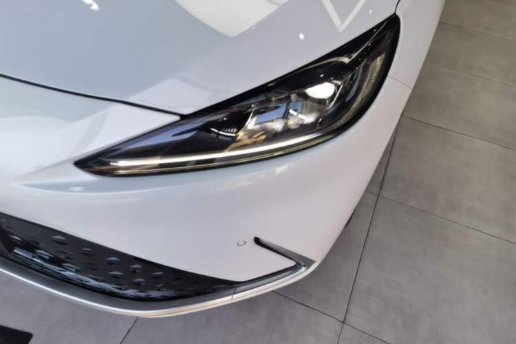 Used ARCFOX Alpha S 2021 708S+ 160kW Left Front Headlight