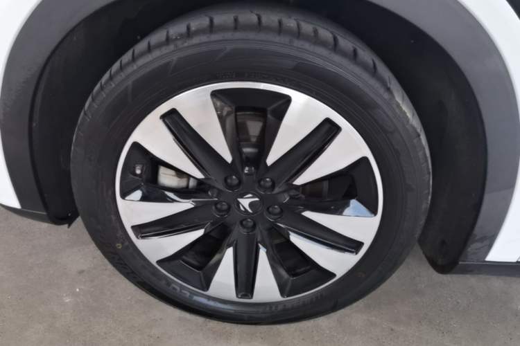 Used ARCFOX Alpha S 2021 708S+ 160kW Left Front Wheel Hub